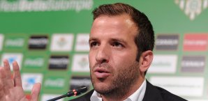 Rafael van der Vaart stand gegen Real Madrid nicht im Kader von Betis Sevilla Rafael van der Vaart