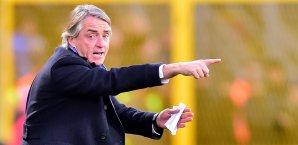 Roberto Mancini setzte sich mit Inter im Pokal-Viertelfinale mit 2:0 gegen Neapel durch Roberto Mancini