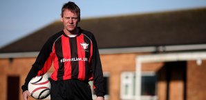 Stuart Pearces neuer VErein AFC Longhorn wird als schlechtestes Team Englands verspottet Stuart Pearce