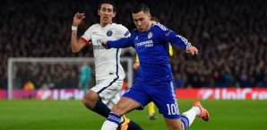 Vor Ende des Spiels noch im Zweikampf: Angel Di Maria und Eden Hazard Angel Di Maria