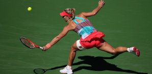 Angelique Kerber setzte sich gegen Barbora Strycova klar in zwei Sätzen durch Angelique Kerber