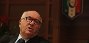 Präsident Carlo Tavecchio will das Gehalt des Nationalcoachs halbieren Carlo Tavecchio