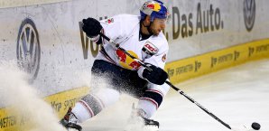 Der EHC Red Bull München sicherte sich mit einem 3:1-Erfolg beim ERC Ingolstadt Platz eins EHC Red Bull München