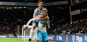 Eric-Maxim Choupo-Moting und Klaas-Jan Huntelaar könnte man in Zukunft womöglich nicht mehr zusammen jubeln sehen Eric-Maxim Choupo-Moting, Klaas-Jan Huntelaar