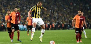 Das Spiel zwischen Galatasaray und Fenerbahce wurde zwei Stunden vor dem Anpfiff abgesagt Galatasaray, Fenerbahce