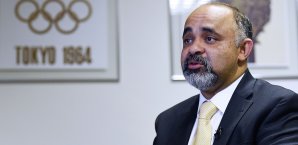 George Hilton wechselte von zwischen den Parteien PRB zur PROS George Hilton