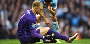 Joie Hart verletzte sich im Spiel gegen Manchester United Joe Hart