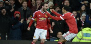 Juan Mata rettete mit seinem Traumtor schwach spielende Red Devils Juan Mata