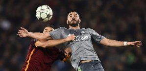 Karim Benzema ist beim französischen Verband nach dem Erpressungsskandal um ein Sexvideo in Ungnade gefallen Karim Benzema