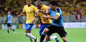 Luis Suarez (r.) erzielte dem Treffer zum Endstand kurz nach der Pause Luis Suarez