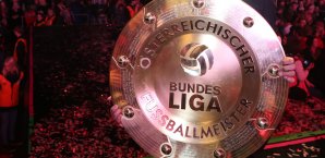 Peter Westenthaler war Vorstand der Bundesliga von Österreich Österreich, Meisterschale