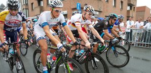 Zehn Minuten nach dem Start in Roeselare stiegen knapp 160 Fahrer vom Rad Roeselare