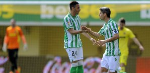 Ruben Castro (l.) sicherte Betis Sevilla mit seinem Tor zum 2:0 drei Punkte Ruben Castro