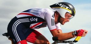 Steve Cummings setzte drei Kilometer vor dem Ziel zu einer Attacke an Steve Cummings