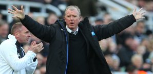 Steve McClaren leitete am Dienstag trotz der Diskussionen das Mannschafstraining Steve McClaren