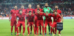 Die türkische Nationalmannschaft vor einem EM-Qualifiktaionsspiel Türkei