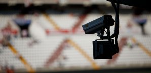 Der Videobeweis könnte ab der kommenden Saison eingesetzt werden Videobeweis