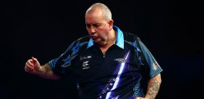 Phil Taylor konnte seine Führung in der Premier League ausbauen Phil Taylor