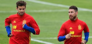 Pique und Ramos sind im Vereinsfußball erbitterte Rivalen Gerard Pique, Sergio Ramos