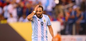 In der Serie A TIM wurde Gonzalo Higuain Torschützenkönig Gonzalo Higuain
