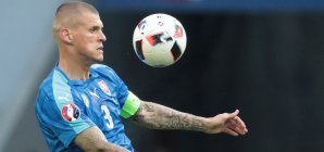 Martin Skrtel schied mit der Slowakei gegen Deutschland im EM-Achtelfinale aus Martin Skrtel