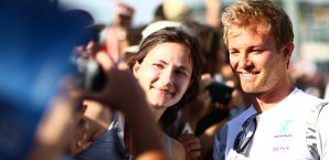 Nico Rosberg (r.) bleibt noch lange bei den Silberpfeilen Nico Rosberg