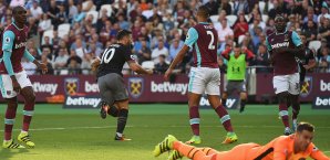 Charlie Austin eröffnete für die Saints den Torreigen Charlie Austin
