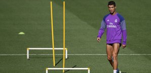 Cristiano Ronaldo musste im EM-Finale verletzt ausgewechselt werden Cristiano Ronaldo