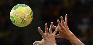 Die Füchse müssen länger auf Kent-Robin Tönnesen verzichten. Handball