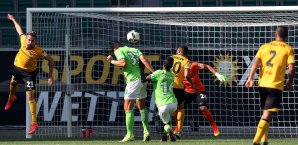 Mario Gomez (M.) erzielte das entscheidende Tor per Kopf Mario Gomez