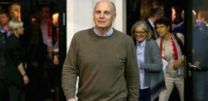 Uli Hoeneß meldet sich mit kernigen Worten zurück Uli Hoeneß