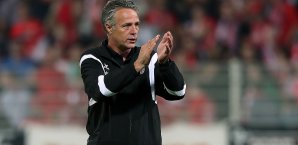 Uwe Neuhaus bleibt länger bei Dynamo Dresden Uwe Neuhaus