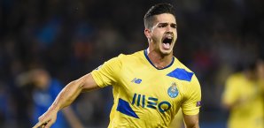 Andre Silva behielt die Nerven vom Punkt und sicherte so den späten Sieg Andre Silva