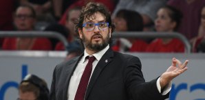Andrea Trinchieri wurde während des Spiels auf die Tribüne verbannt Andrea Trinchieri
