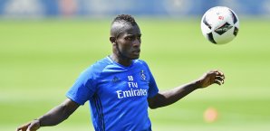 Bakery Jatta verzichtet offenbar auf Länderspiele, weil er sich beim HSV durchsetzen will Bakery Jatta