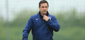 Gary Neville kritisiert Paul Pogba Gary Neville