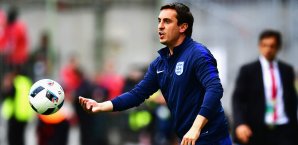 Gary Neville sieht Chelsea und Liverpool weit vorne Gary Neville