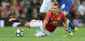 Henrikh Mkhitaryan wechselte erst im Sommer von Borussia Dortmund zu Manchester United Henrikh Mkhitaryan
