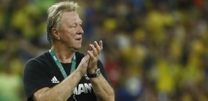 Horst Hrubesch fordert bei den HSV-Spielern Horst Hrubesch