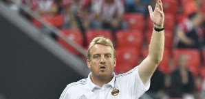 Mike Büskens steht bei Rapid Wien in der Kritik Mike Büskens