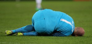 Robert Almer verletzte sich in der Partie gegen die Roma schwer Robert Almer