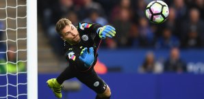 Ron-Robert Zieler drückt in Leicester die Bank Ron-Robert Zieler