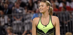 Maria Scharapowa wird in einem Show-Match gegen Garbine Muguruza antreten Scharapowa