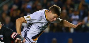 Steven Gerrard sieht seiner Zukunft trotz auslaufendem Vertrag gelassen entgegen Steven Gerrard
