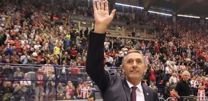 Svetislav Pesic begutachtete das SPiel zwischen München und Würzburg von der Tribüne Svetislav Pesic