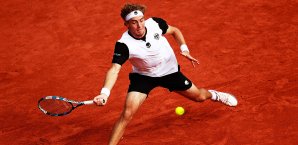 Jan-Lennard Struff hat in der ersten Runde gegen Ilja Martschenko dominiert Tennis