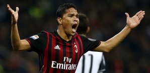 Carlos Bacca besuchte seine alten Mannschaftskollegen Carlos Bacca