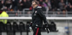 Ewald Lienen ist mit St. Pauli seit zehn Spielen sieglos Ewald Lienen