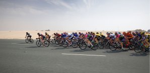 Die Anzahl der Fahrer wird bei den großen Radrennen verringert Fahrradsport