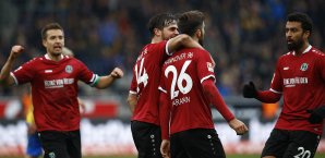 Grund zur Freude in Hannover: Kapitän Schmiedebach wird gegen Düsseldorf wieder dabei sein Hannover 96